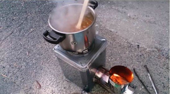 カヌマ大学第47回授業『一斗缶ロケットストーブを作って煮炊きをしよう!』